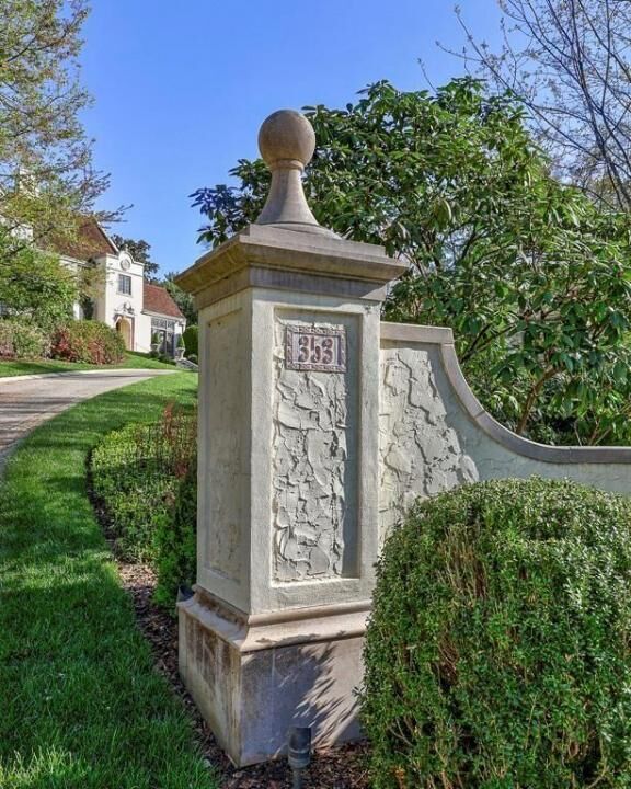 #10. 353 Peachtree Battle Ave NW, Atlanta